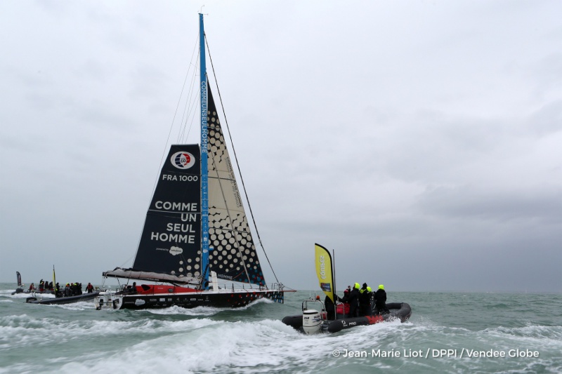 8éme édition du vendée Globe l'Everest des mers - Page 20 634480arriveedeericbellionfraskippercommeuns