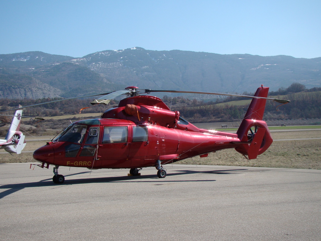 Aérodrome de Gap-Tallard , LFNA-GAT  , Hautes-Alpes (05) - Page 4 639997DSC00700