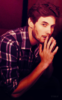 (m) BEN BARNES ♣ Tout le monde a des secrets 641290ben10