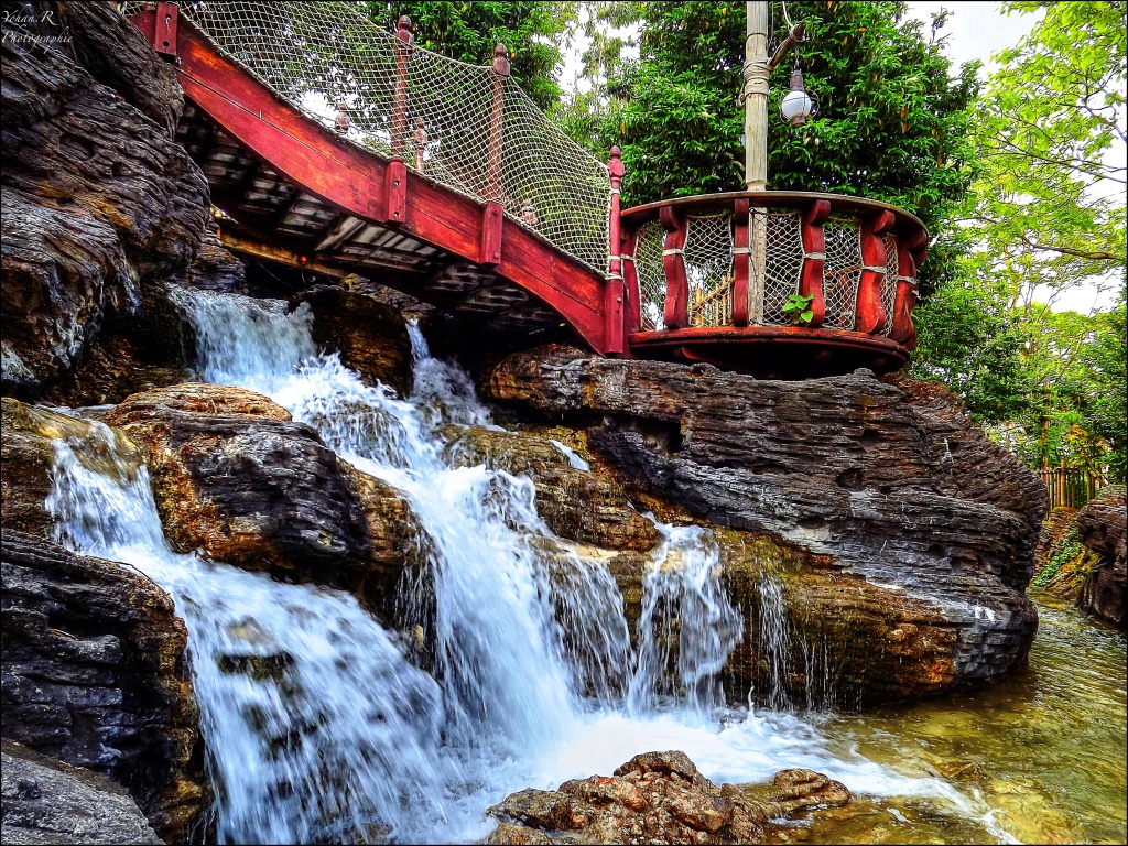 Photos de Disneyland Paris en HDR (High Dynamic Range) ! 642353CascadecabanedesrobinsonHDR