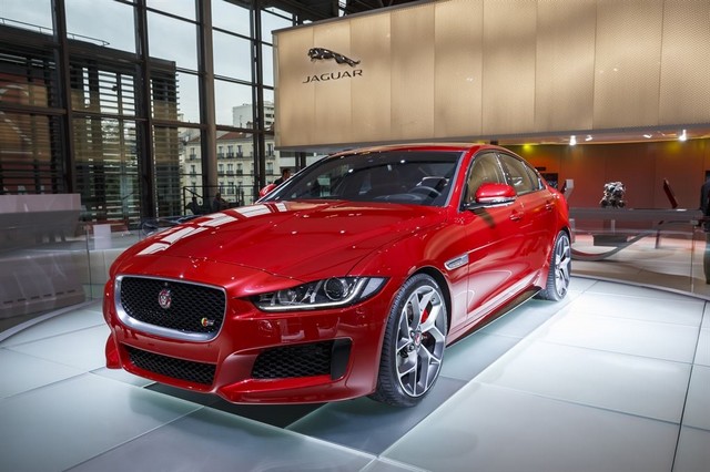 La Jaguar XE remporte le 1er prix RTL – AUTO PLUS 642586JLRParis027LowRes