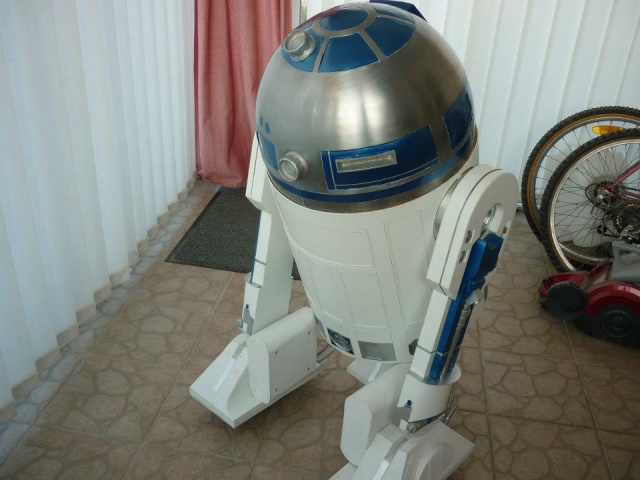 R2D2 Taille réelle par anakin - Page 2 646111532165102001328918201471025053112n