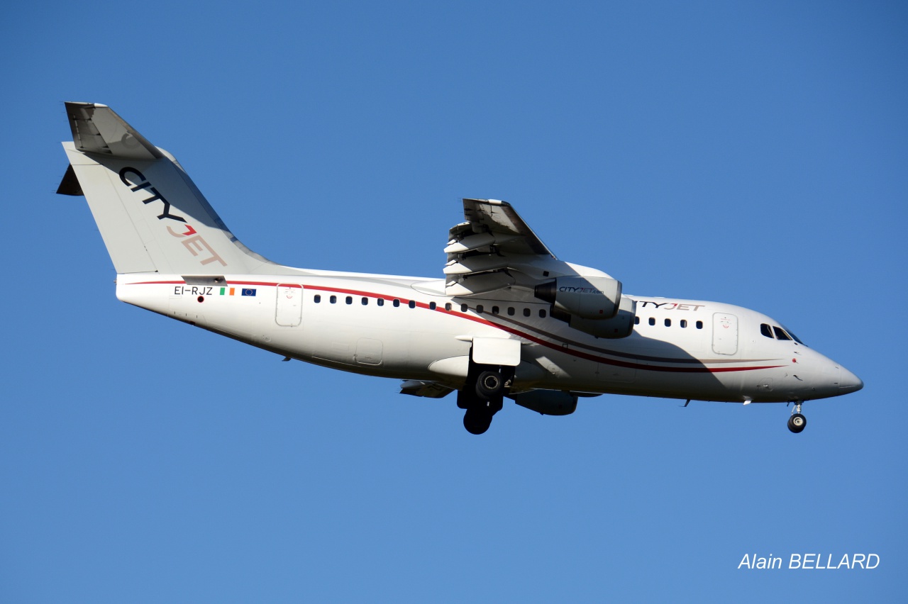 [04/12/2015]Avro RJ85 (EI-RJZ) CityJet new livery !  649755decembren1007