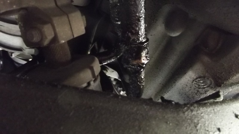 [ BMW E36 316i M40 an 1992 ] Défaut étanchéité réservoir ATF de la DA (TUTO) 65138313DuriterservoirATF