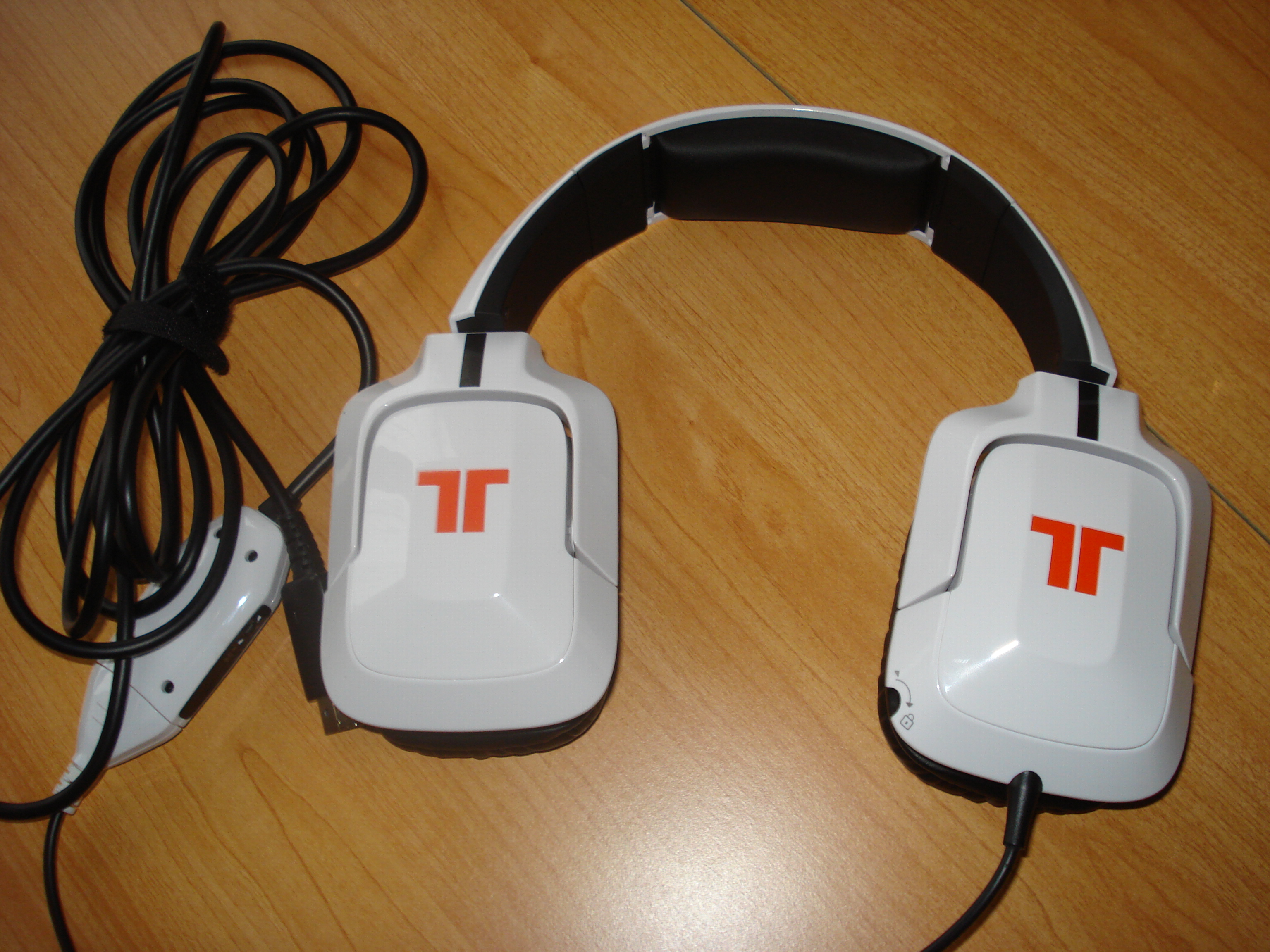 Avermedia + Tritton 651503DSC02909