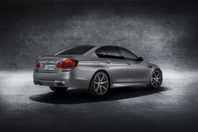 BMW M5: Une édition spéciale « 30 Jahre » (30 ans de la M5) 656143P90148927