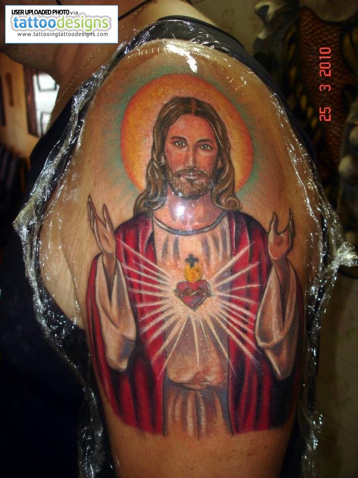 Sur les tatouages dans la foi Chrétienne est-ce autorisé?.... 661003700jesustattoo1078350000