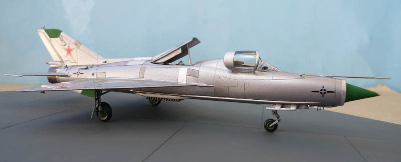 [Russie 2013-14] - Amodel - Mig 21 E7PD. - Page 2 665883E7PD36