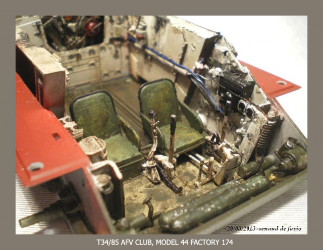 T34/85  model 44 afv club (full intérior kit) 1/35 - Page 4 667184IMGP2522