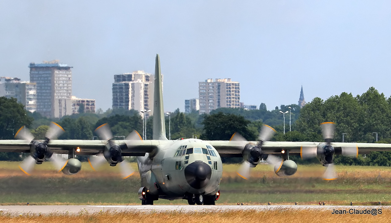 Tunisia Air Force Lockheed C-130E Hercules TS-MTB le 27.06.13 672082IMG4285filtered