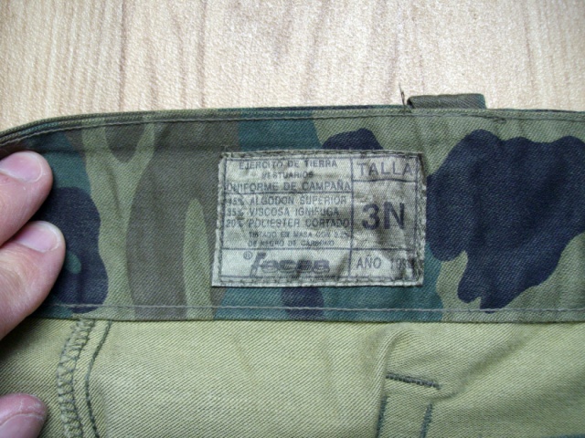 Spanish soldier woodland camo display 672650esppant1