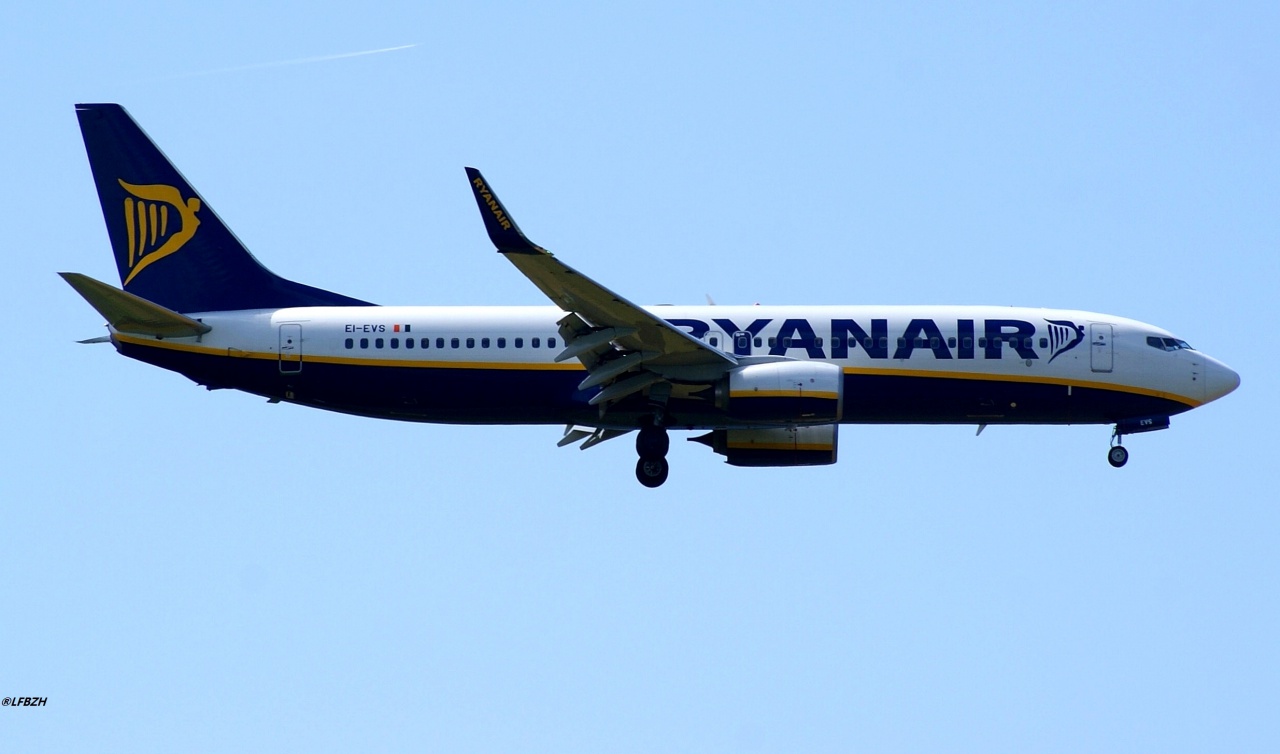 Boeing 737-8AS Ryanair EI-EVS le 15/06/2014 677292DSC05380