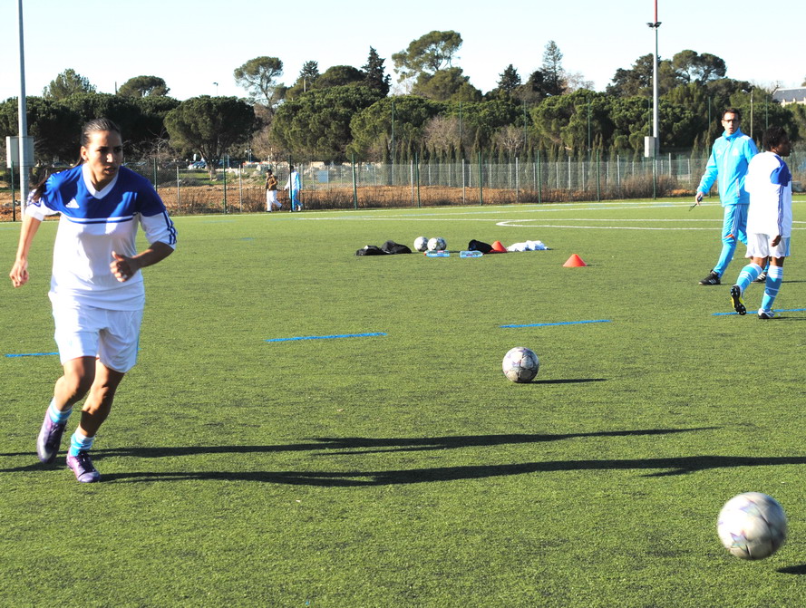 FEMININES DE L'OM : L'AVENIR LEUR APPARTIENT !!! UNE EQUIPE SE CONSTRUIT  2013  - Page 3 677331Photo055