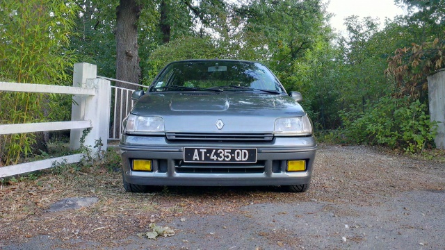 [Clio 16s 1.8l Grise 1992] Thomas 678190IMAG0247