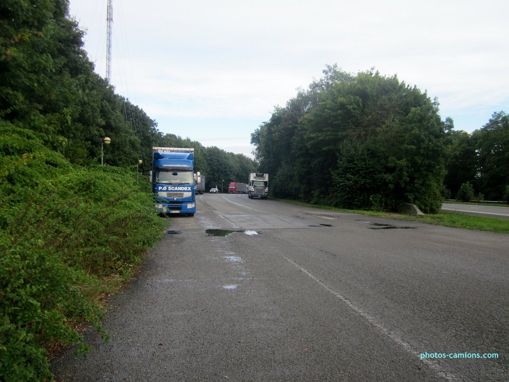 Parking vers Nivelles (B) 678595photoscamions16IX201220Copier