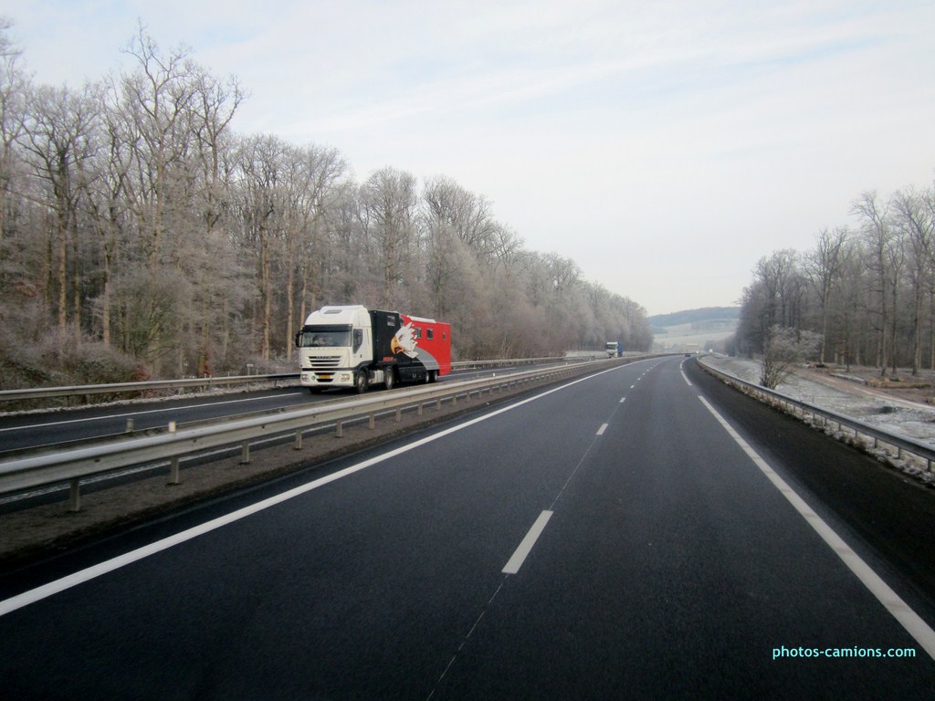 Iveco, remorque à tête d'aigle 680290photoscamions14XII12146Copier