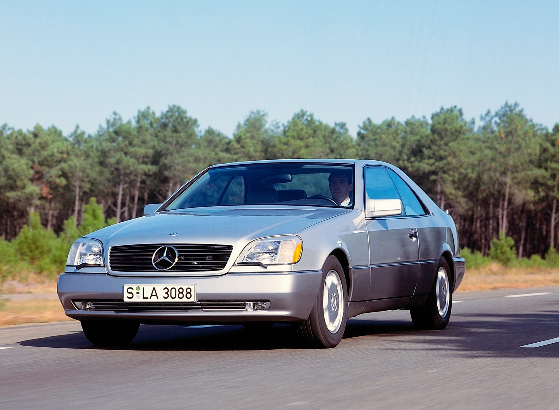 les plus belles photos de Mercedes-Benz classe S w140 et c140... juste pour rêver et pour le plaisir des yeux - Page 6 680456mercedesw140bellephoto01102