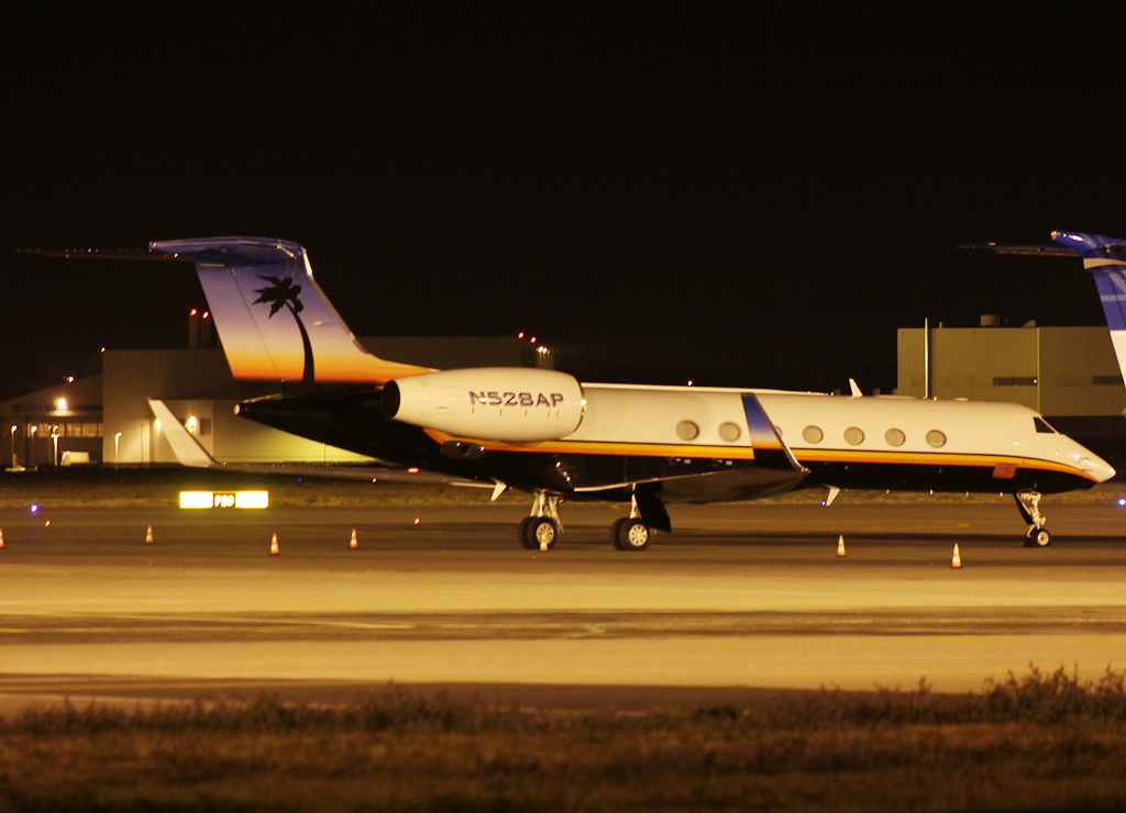 Toulouse-Blagnac / Juillet 2012 - Page 6 682888GulfstreamVPrivateN528APTLS200712EPajaud