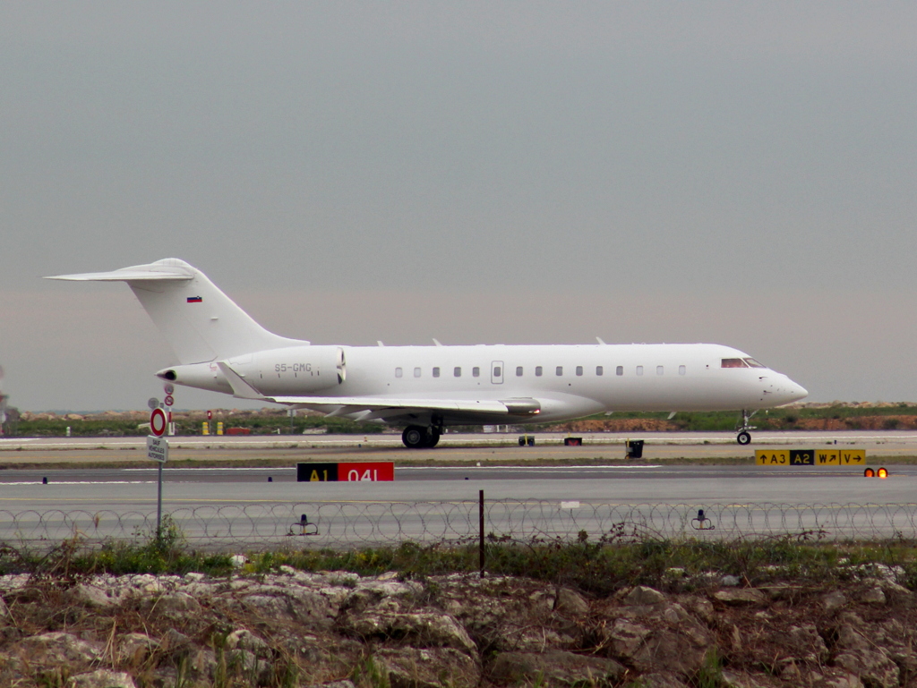 Aéroport de Nice Côte d'Azur , [LFMN-NCE] - Page 2 687525IMG3435001