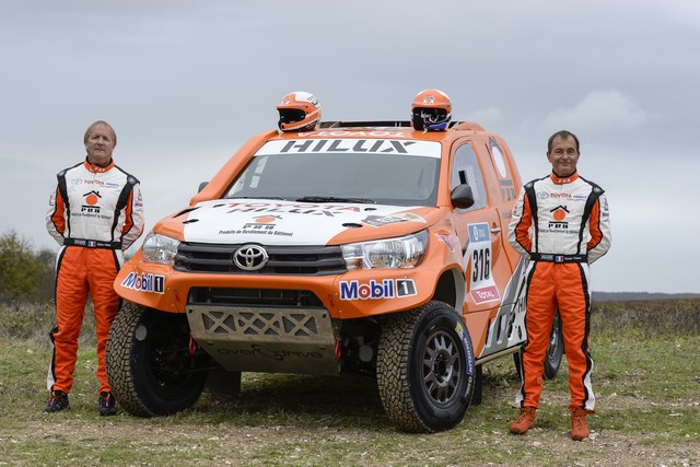  Toyota France Compétition dévoile son Hilux engagé sur le Dakar 2016 6924582EM0969