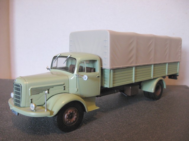 collection  ALTAYA" camions d'autrefois  "  au 1/43 - Page 8 695009IMG7762a