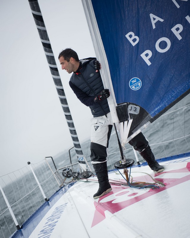 Land Rover France Encourage Armel Le Cleac'h Avant Le Départ Du Vendée Globe Et Devient « Voiture Officielle » De Cette 8ème édition  696025armellecleach6890