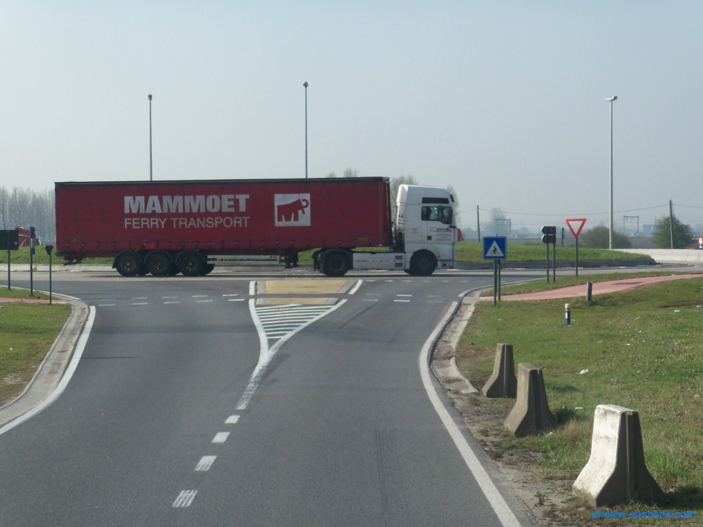 EES logistics & transport (Sint Eloois Winkel) 697135photoscamions30mars201233Copier
