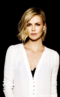 Charlize Theron 69966342C9