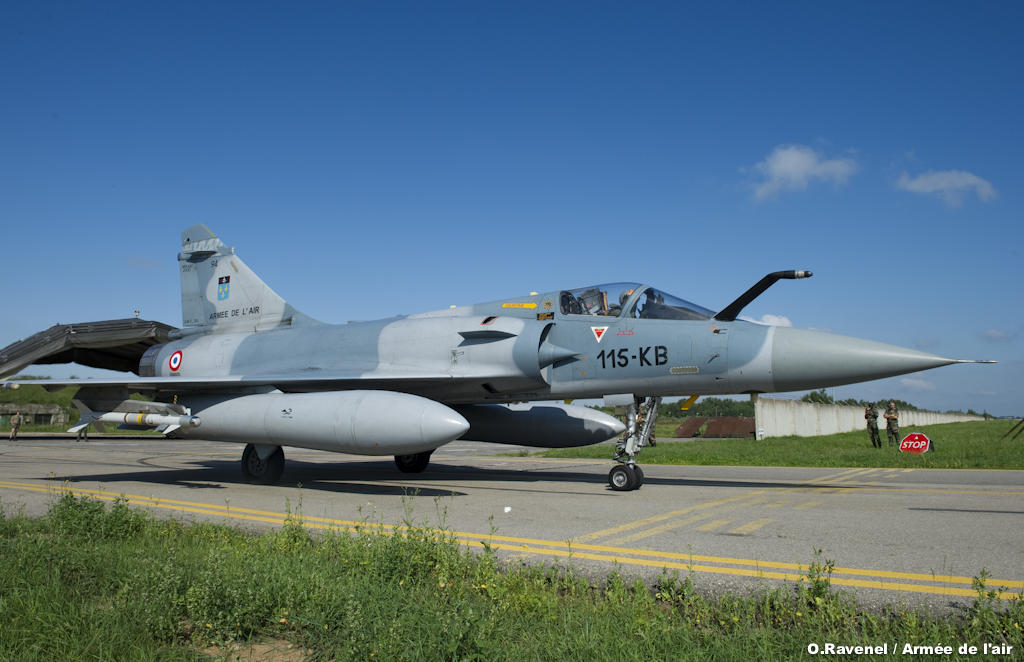 Dassault Mirage 2000 705226lesmirage2000cdu25iledefranceassurentlapermanenceoperationnelle