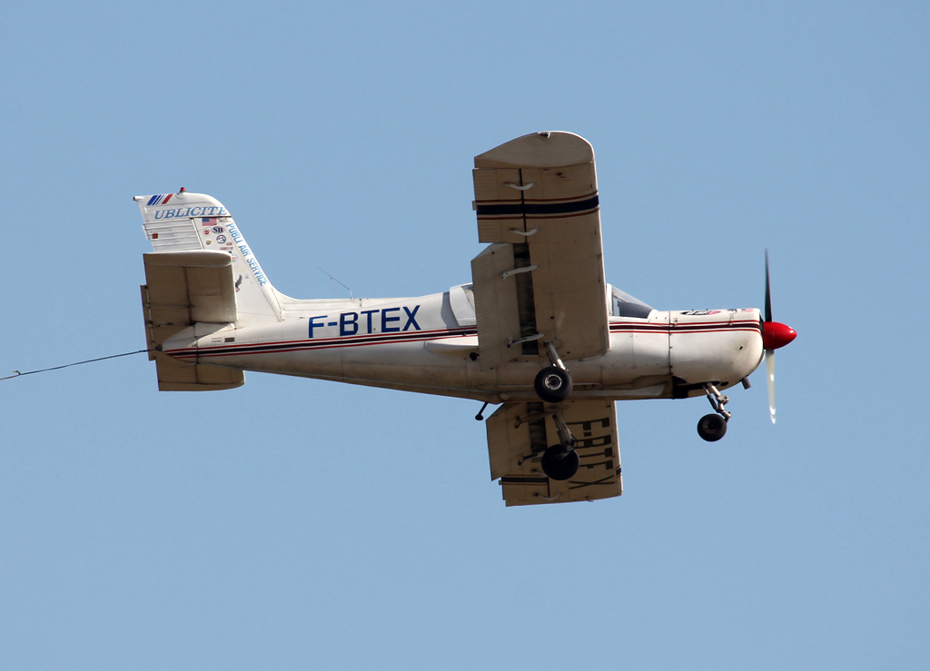 Aérodrome de Royan 707615MS890PrivateFBTEXRoyan300712EPajaud