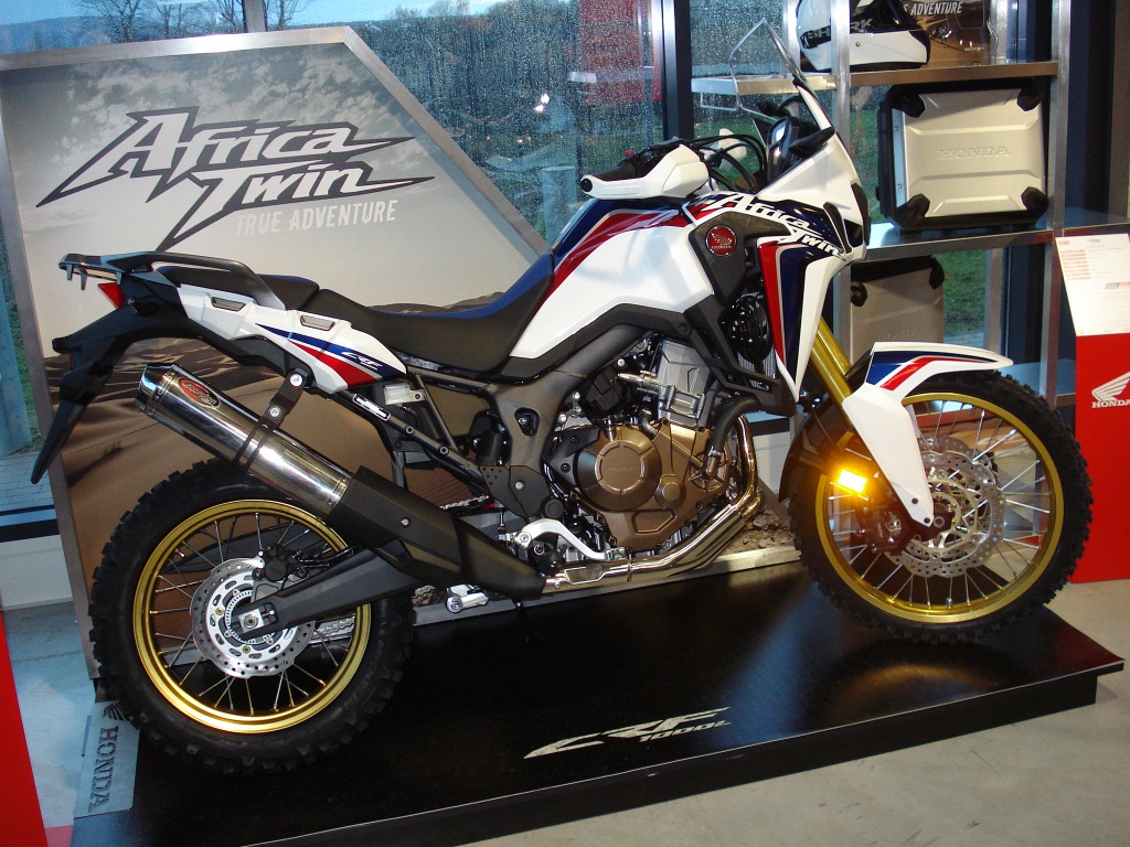 (57) Présentation AFRICA TWIN CRF 1000 ACTION MOTO Hauconcourt (METZ) 710157DSC05796