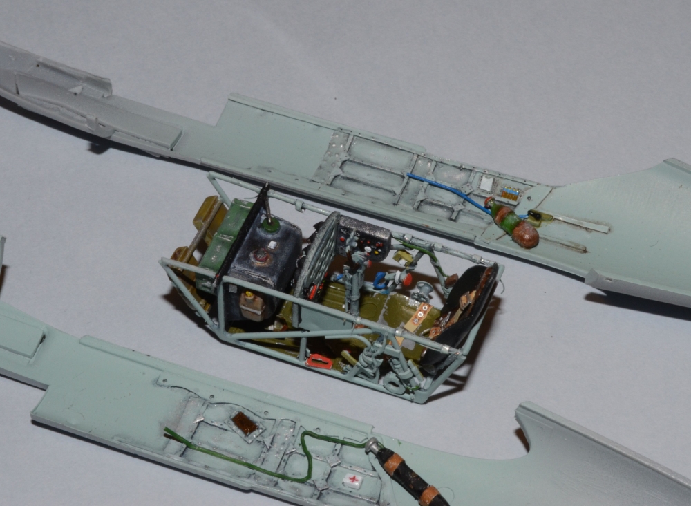 MIG-3 ICM & Trumpeter 1/48eme (Trumpeter fini!) - Page 4 716140DSC690701