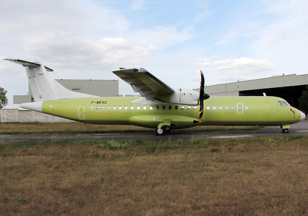 Toulouse-Blagnac / Juillet 2012 - Page 5 719625ATR72500ATRFWKVCcn1031TLS200712EPajaud