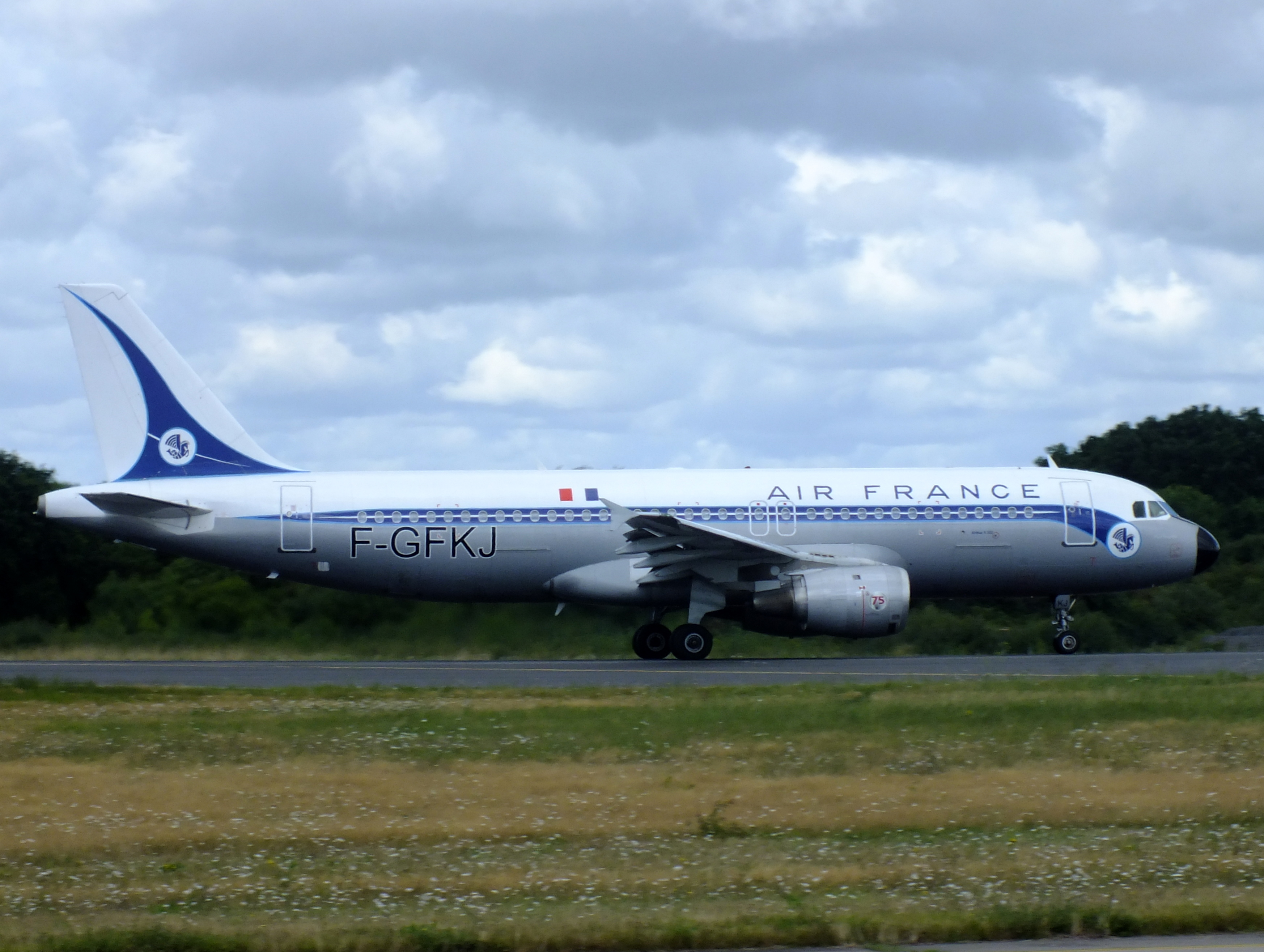 [F-GFKJ] A320 RetroJet Air France - Page 4 726851Aoutn3083