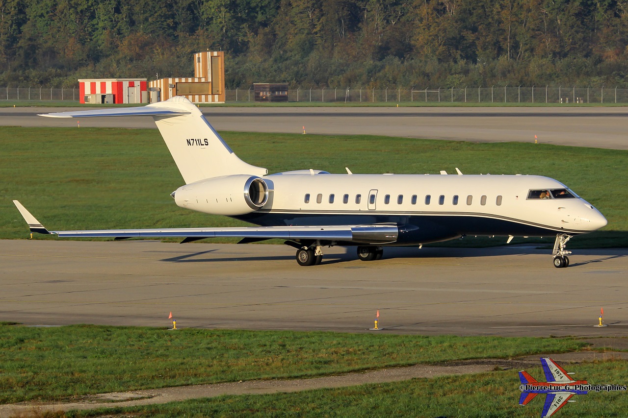 Aéroport de Genève Cointrin [GVA-LSGG]   - Page 2 727186globalexpress1