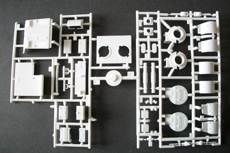 [MIRAGE HOBBY] Char léger 7TP 1/35ème Réf 35302 7274137TPMirageHobby010135