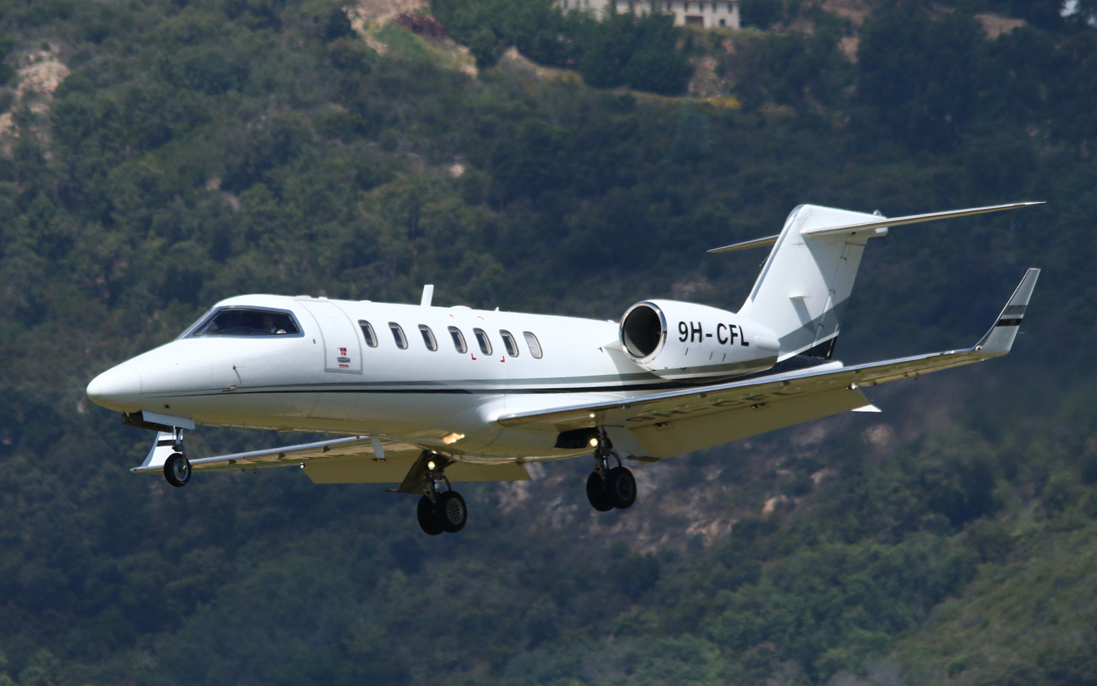 Aéroport Cannes-Mandelieu , LFMD-CEQ Mai 2016   728289IMG0057