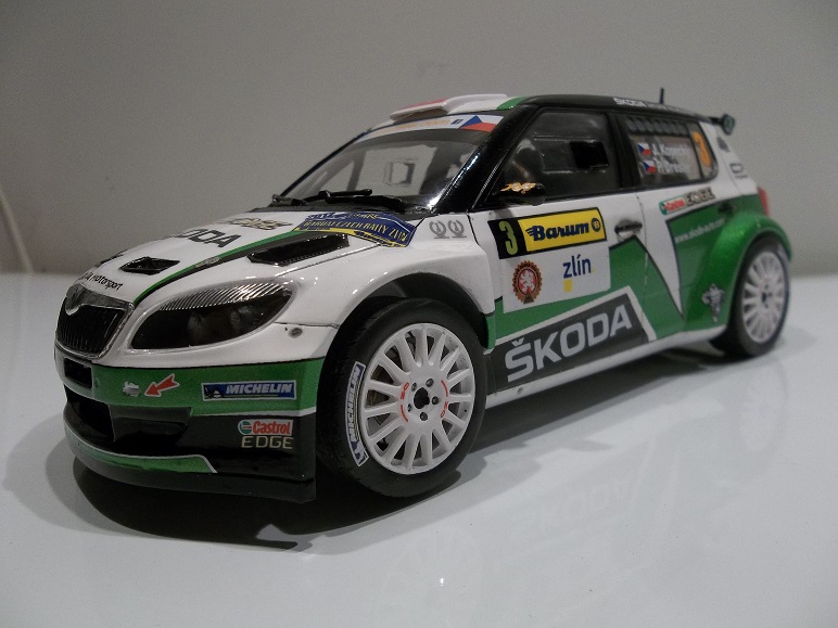 skoda fabia s2000 - Page 3 729524skodafabia014