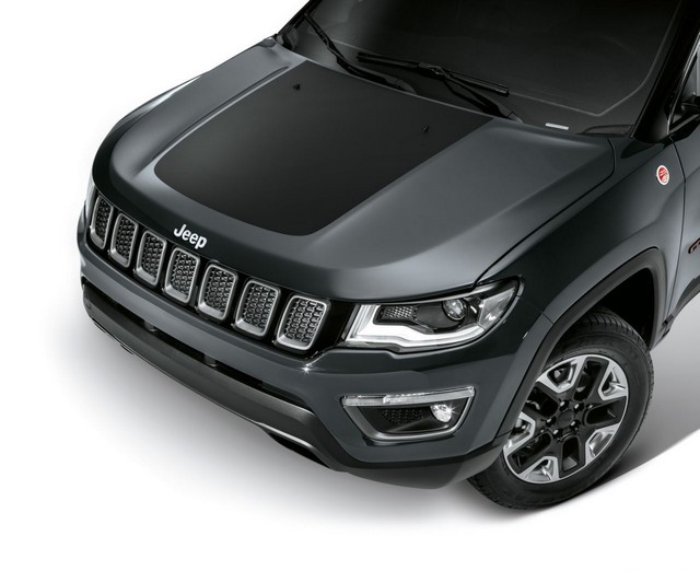 Mopar® : plus de 70 équipement pour la Jeep® Compass 73220701eDecalcofanotrail