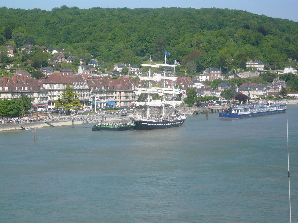 LE VOYAGE DE LA JEANNE SUR LA SEINE 7363728490