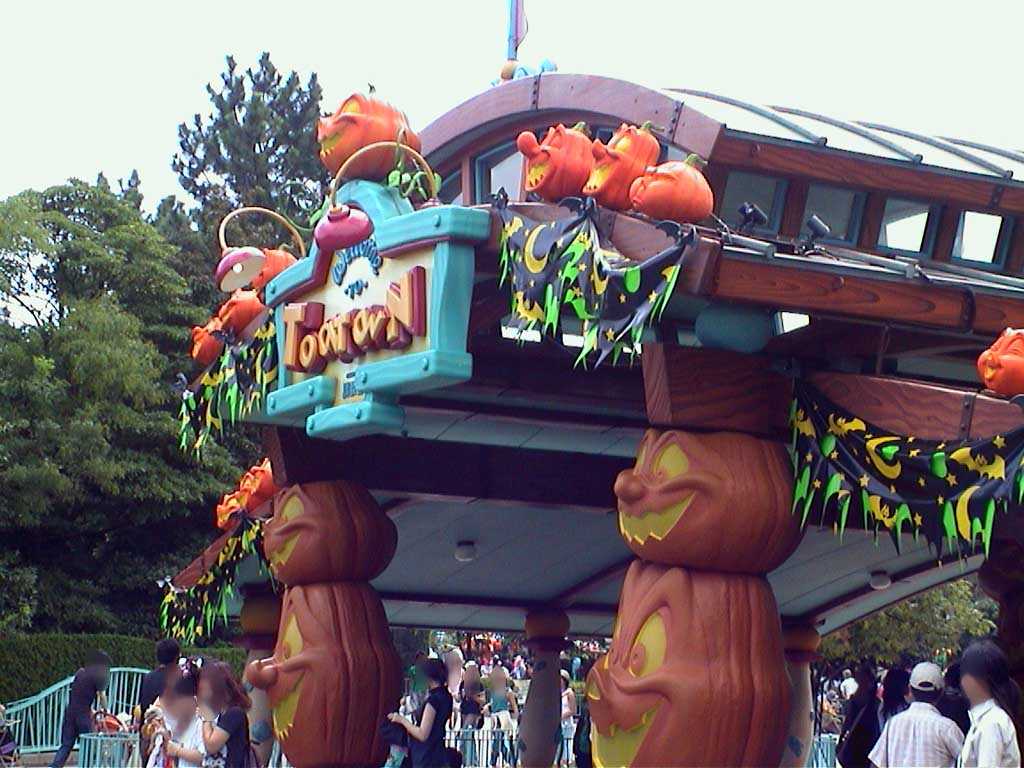 TOKYO DISNEYLAND: Halloween 742976hall20062
