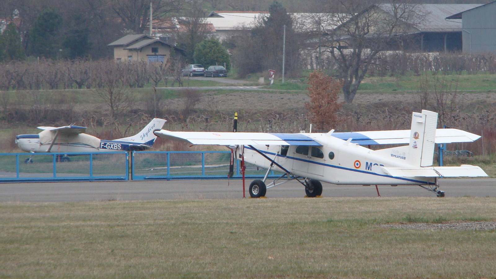 Aérodrome de Gap-Tallard , LFNA-GAT  , Hautes-Alpes (05) - Page 6 745322DSC04856