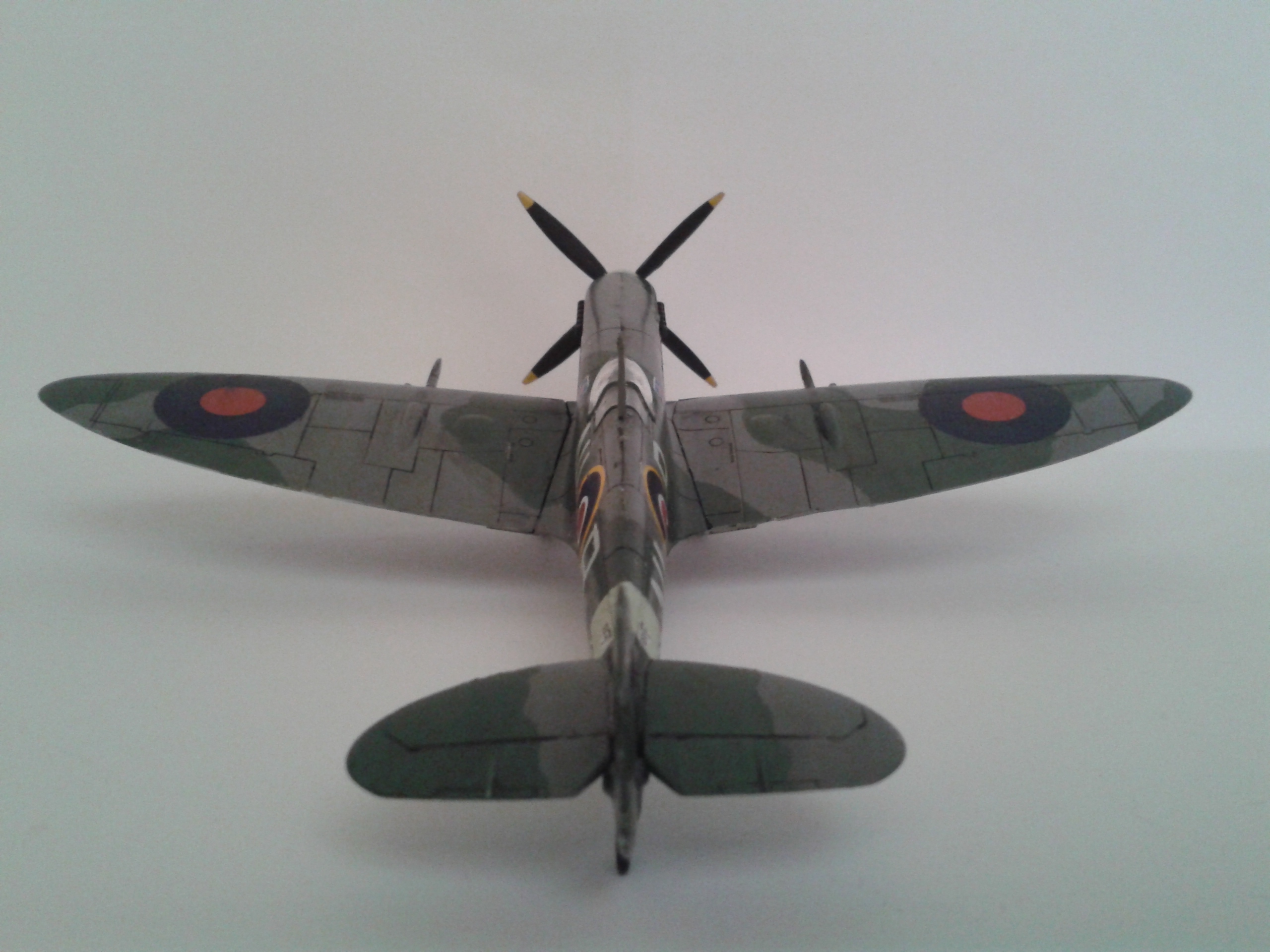 Spitfire Mk. IXC - Pierre Clostermann - Airfix 1/72 746307201607071147191