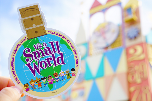 ‘‘it’s a small world’’ [Tokyo Disneyland - 1983]   750188W240