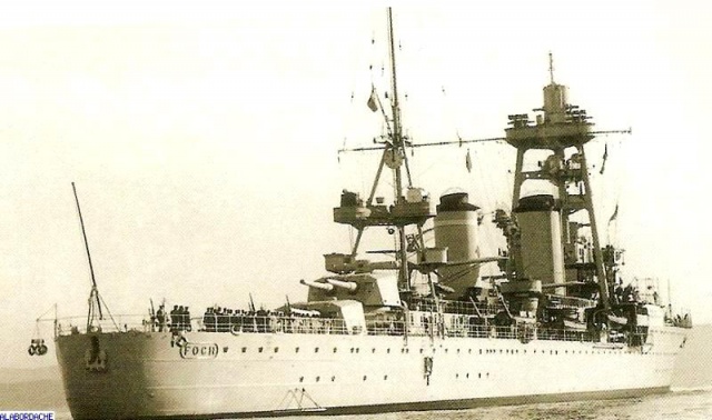 Les croiseurs lourds français  754221FOCH1935