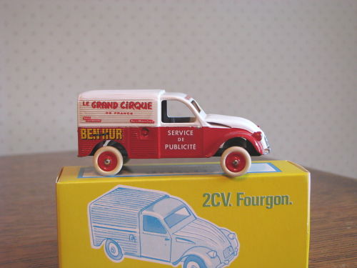 Citroën miniatures, les utilitaires au Cirque 756851legrandcirque