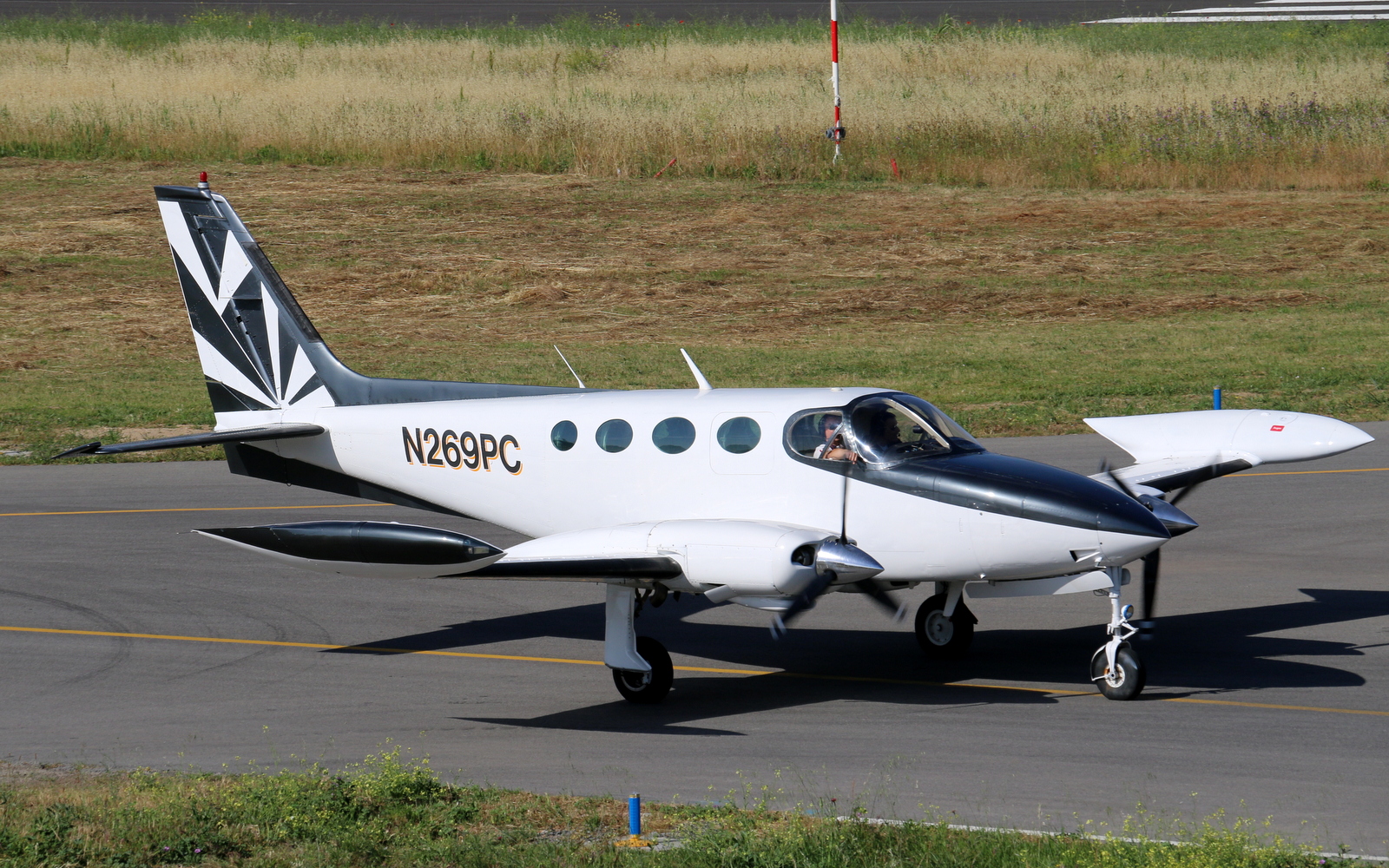 cannes - Aéroport Cannes-Mandelieu , LFMD-CEQ Mai 2016   759034IMG0005