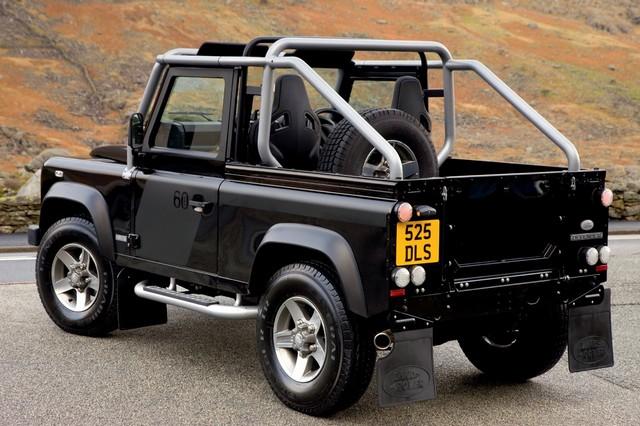 Land Rover Defender SVX 768774lrdefsvx128026