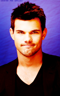 Taylor Lautner 77112093T2