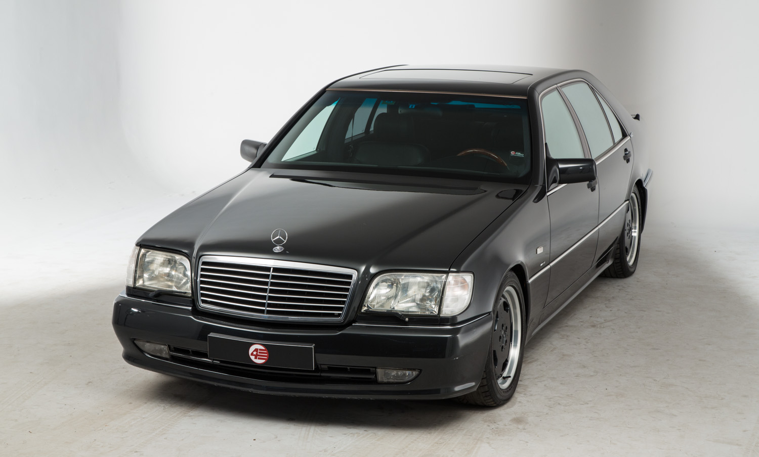 les plus belles photos de Mercedes-Benz classe S w140 et c140... juste pour rêver et pour le plaisir des yeux - Page 6 776394mbw140bellephoto0157